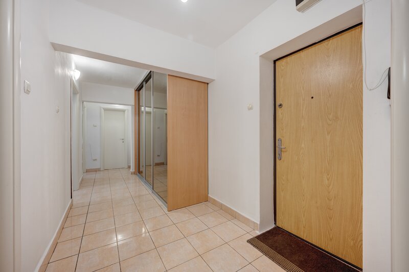 Basarabiei,  comision 0%, apartament 3 camere