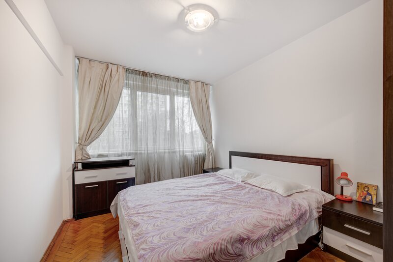 Basarabiei,  comision 0%, apartament 3 camere